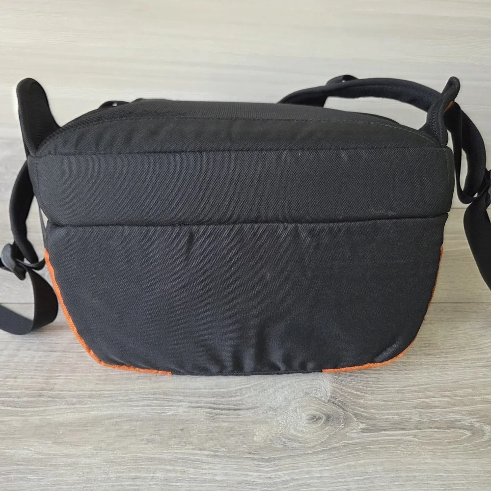 Lowepro CompuDayPack LP36297 DSLR Camera & Laptop Travel Bag Backpack Hiking